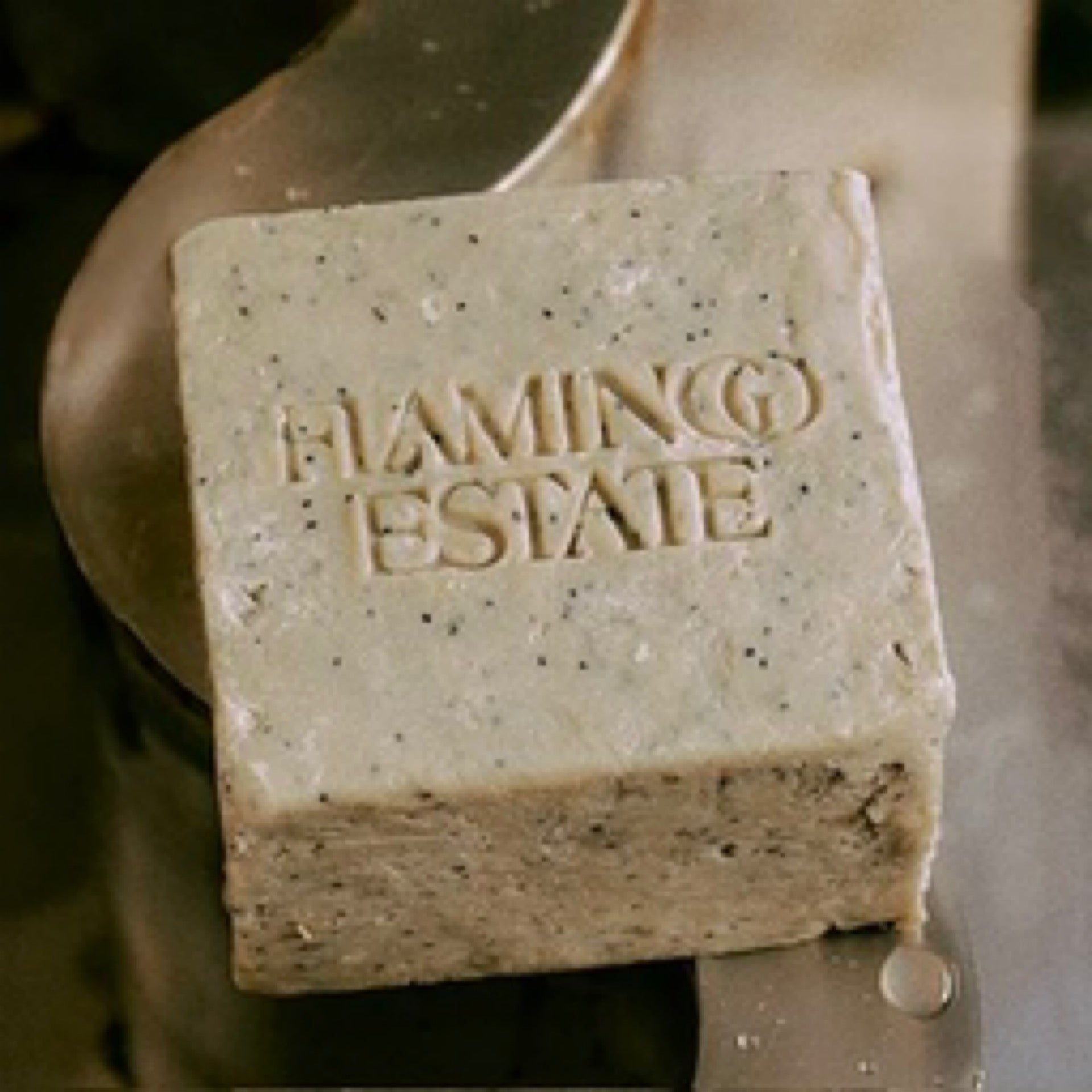 FLAMINGO ESTATE Exfoliating Peppermint Soap Brick