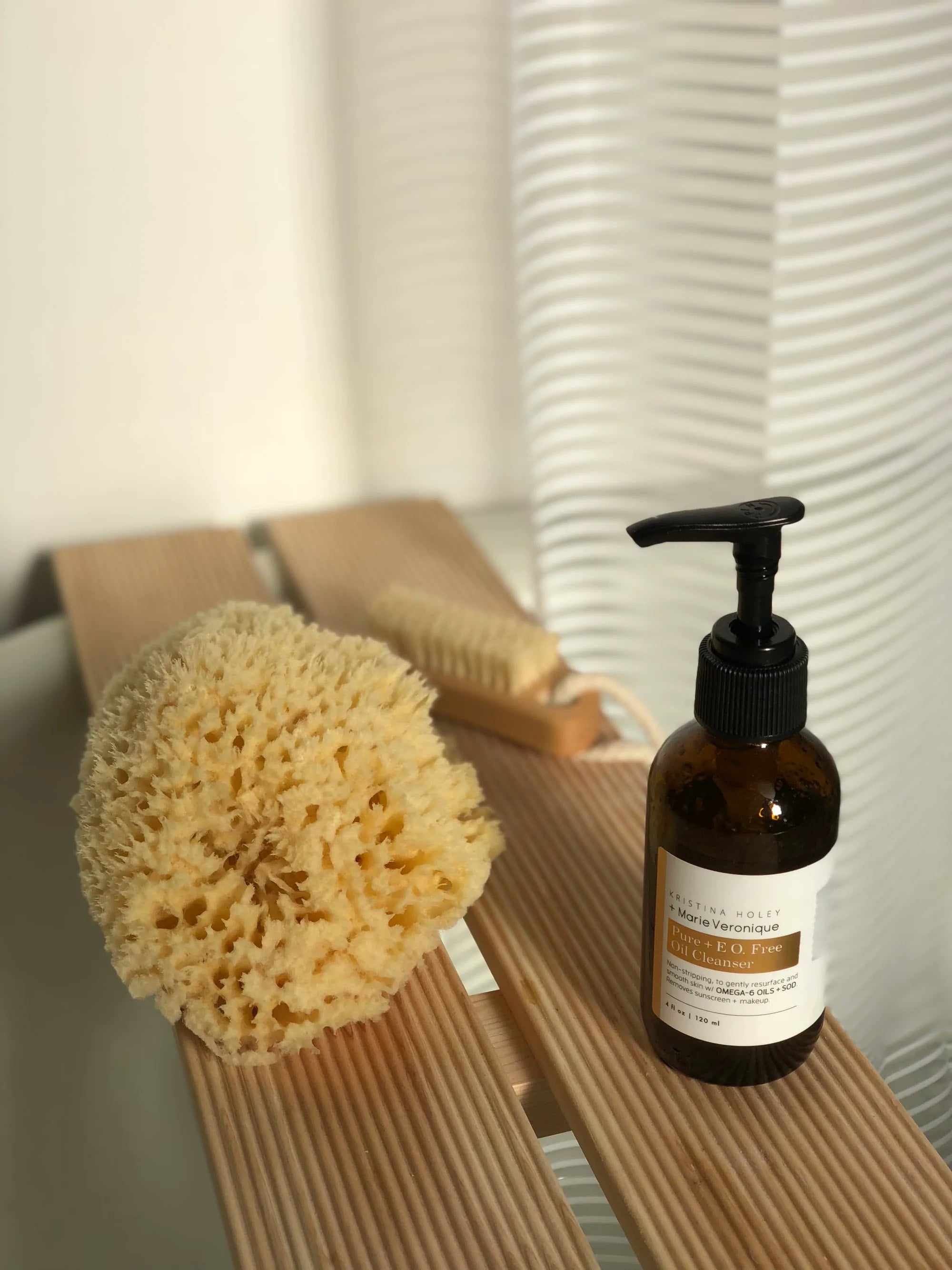 MARIE VERONIQUE Pure + E.O. Free Oil Cleanser
